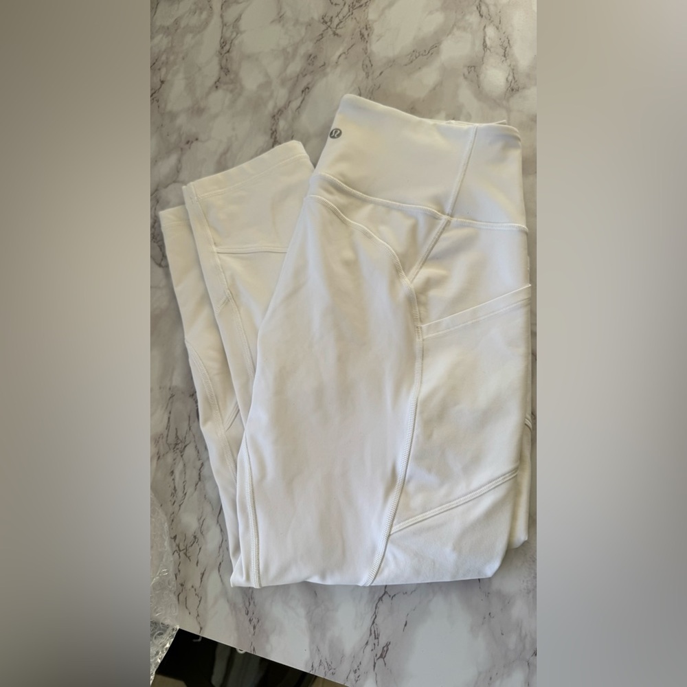 Lululemon White All The Right Places Crop 23" Sz 12